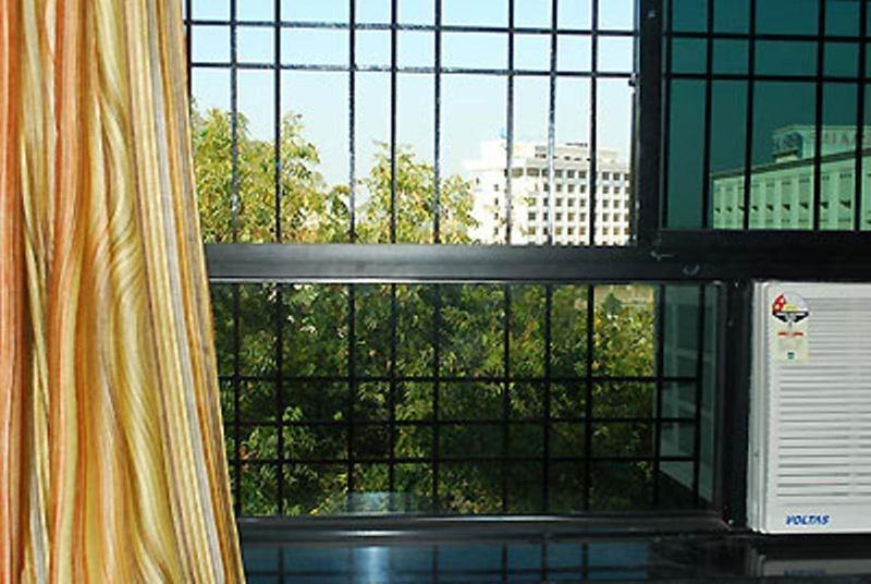 ไส คเณศ Hotel เชอร์ดี ภายนอก รูปภาพ